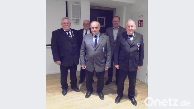 Richard Berger, Max Kick, Hubert Schönberger, Bürgermeister Ludwig Gürtler und (von links) bei der Kreiskriegerversammlung in Tännesberg. Bild: rfi