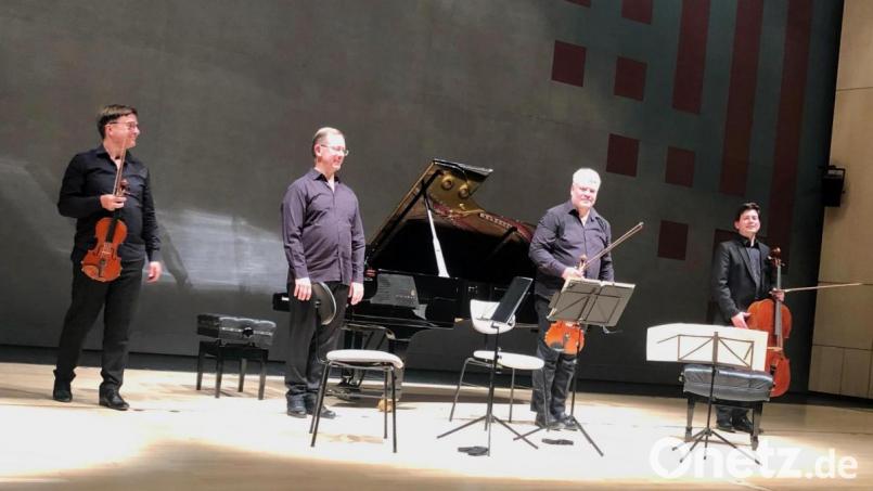 Das Aperto Piano Quartett bilden (von links) Frank Reinecke (Violine), Frank-Immo Zichner (Klavier), Stefan Fehlandt (Viola), Jonathan Weigle (Violoncello). Bild: dok