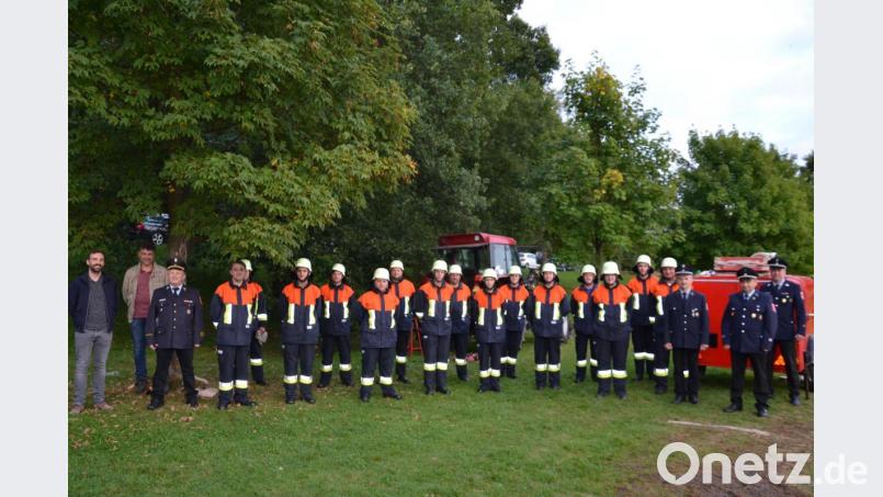 Fünfzehn Feuerwehrleute aus Tröbes bestanden die Leistungsprüfungen von Stufe I Bronze bis Stufe V Gold-Grün. Bild: gi