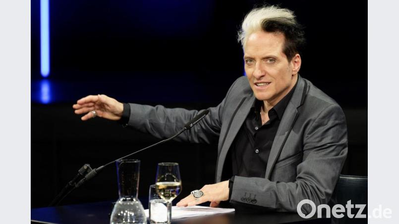 Der Musiker Bela B Felsenheimer sitzt bei der Veranstaltung „Hier gibt es nichts zu sehen!“ im Rahmen der Lit.Cologne im Studio. Bild: Henning Kaiser/dpa