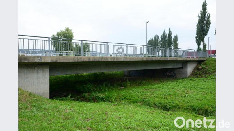 Die Brücke über den Webergraben muss umfangreich saniert werden. Bild: bey