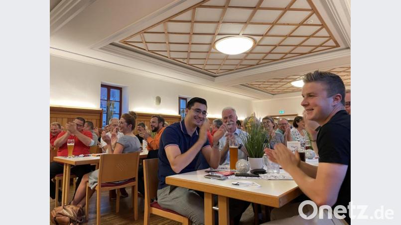 Zum Wahlkampffinale trifft sich die SPD in Bruck. Die Stimmung ist blendend. Bild: jus