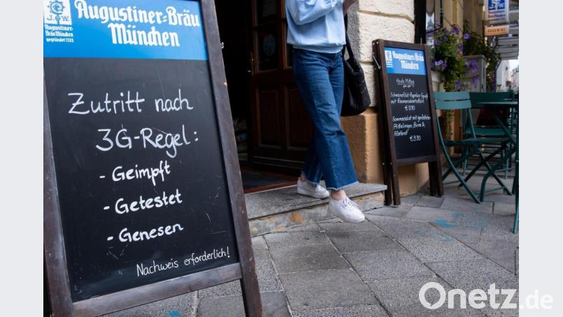Eine Inzidenz, die an drei Tagen in Folge über dem Wert von 35 lag, hat nun Konsequenzen für Amberg-Sulzbach: Ab Donnerstag, 23. September, greift auch dort die 3G-Regel (geimpft, genesen, getestet). Symbolbild: Sven Hoppe/dpa