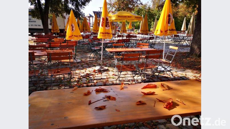 Gut 30 sehr warme Tage stehen rund 50 Tagen gegenüber, an denen es in diesem Sommer geregnet hat. Meist war das Wetter durchwachsen, was die Biergartenbesuche in den letzten drei Monaten zu eher raren Ereignissen werden ließ. Bild: Thomas Dobler