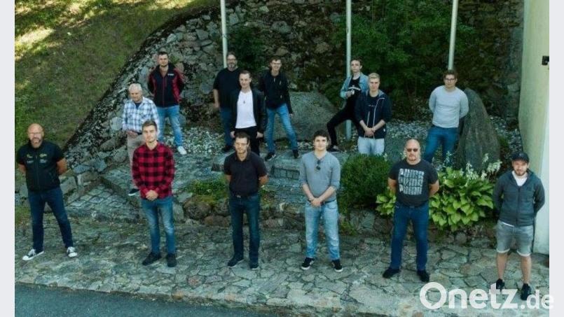 Elf Lehrgangsteilnehmer unterzogen sich der Waffensachkundeprüfung beim Oberpfälzer Schützenbund. Bild: dl