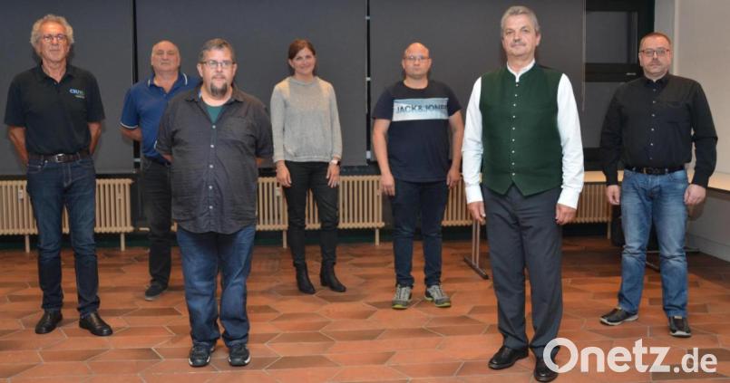 Bürgermeister Andreas Wutzlhofer (Zweiter von rechts) ehrte anlässlich der diesjährigen Jahreshauptversammlung einige Mitglieder für ihre Treue zur CSU. Leider konnte Wilhelm Meckl mit 50 Jahren Treue zum Verband nicht an der Versammlung teilnehmen. Bild: doj