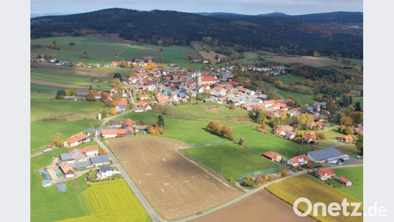 Der Weidinger Gemeinderat befasste sich in seiner Sitzung mit der Ortschronik. Luftbild: akp