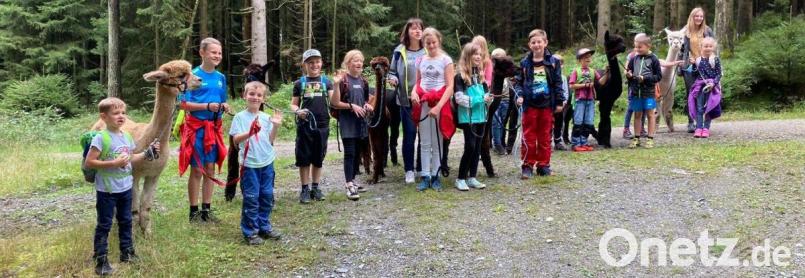 Gerne hätten mehr Kinder der Angebot der Theatergruppe angenommen. Leider war die Zahl beschränkt. Bild: ld