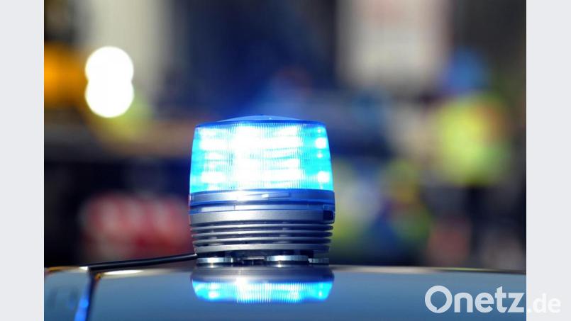 Die Eschenbacher Polizei sucht Zeugen einer Unfallflucht. Symbolbild: Stefan Puchner/dpa