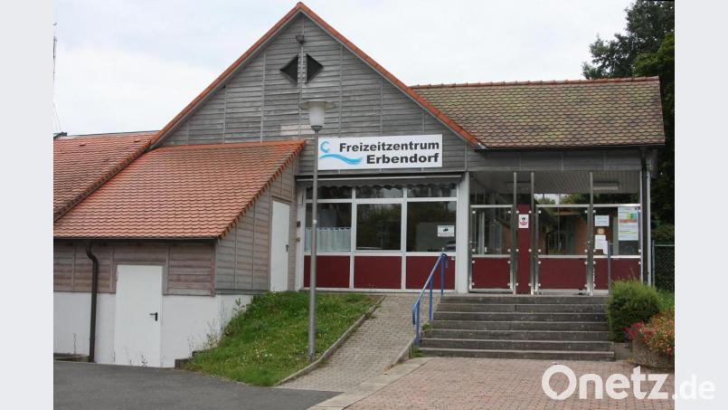 Das Freibad in Erbendorf kann generalsaniert werden. Möglich machen dies ein Zuschuss aus dem Fördertopf des Bundes und ein Eigenanteil, den die Stadt bereitstellen wird. Bild: wro