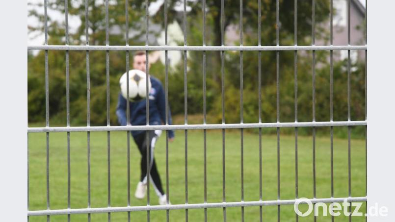 Bald scheppert&#039;s in der Westfalenstraße in Weiden nicht mehr: Das verspricht die Stadt Weiden dem Anwohner, der seit Jahren über Lärmbelästigung geklagt hat. Bild: Gabi Schönberger