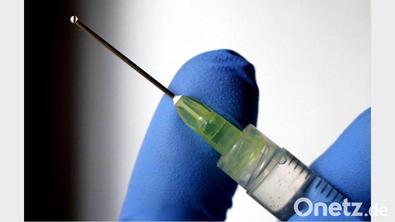 Die Schließung der Impfzentren Vohenstrauß und Pressath macht sich bisher im Impfzentrum Weiden nicht sonderlich bemerkbar, die Zahl der Impfwilligen sinkt. Allerdings kommen Sonderaktionen gut an. Symbolbild: Karl-Josef Hildenbrand/dpa