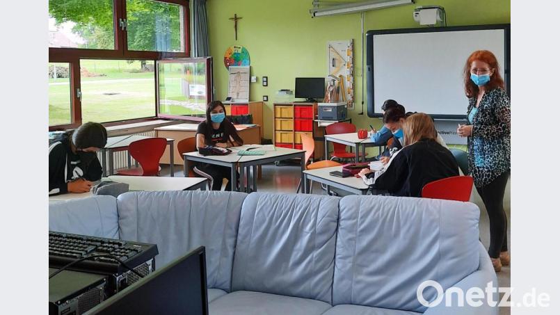 Die Lerngruppe mit Cornelia Oszlonyai. Bild: Mittelschule Waldsassen/exb