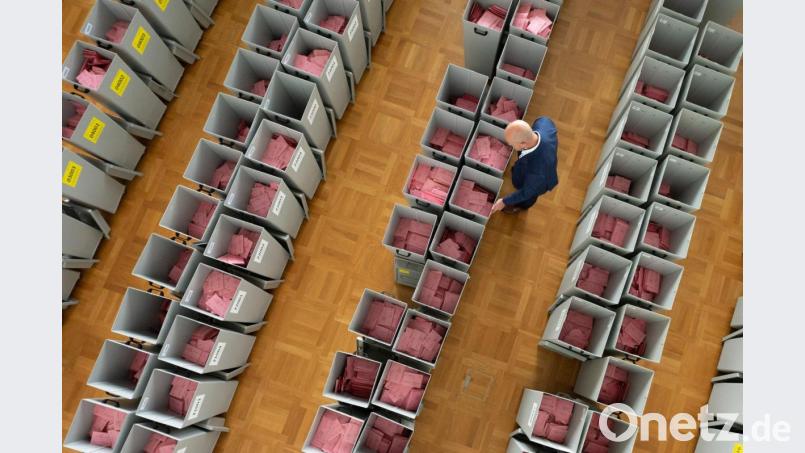 Die Briefwahl beschäftigt die Wahlhelfer immer mehr Bild: Sebastian Kahnert