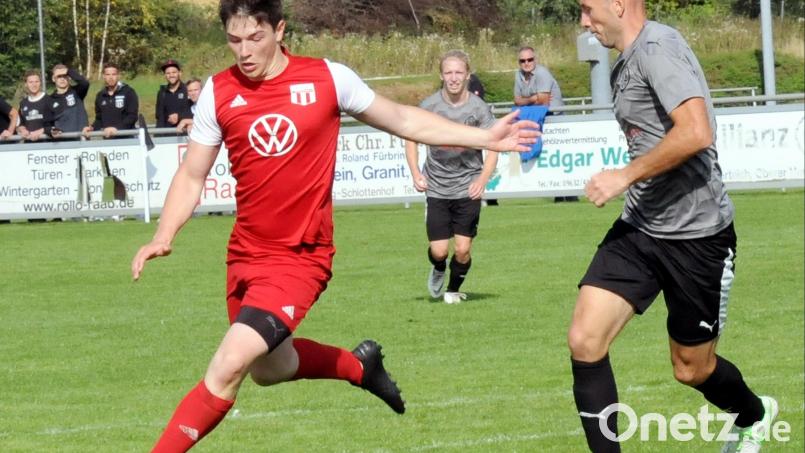 Der TSV Konnersreuth (links Max Hecht in der Partie gegen Selb, 1:0) empfängt am Sonntag den VfB Arzberg. Archivbild: hho