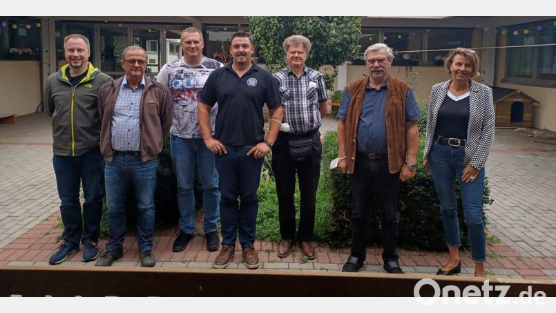 Das Vorstandsteam der Siedler (von links): Matthias Eckl, Raimund Walter, Tobias Spies, Alexander Luber, Heinz Bauer, Reinhard Ott und Birgit Singer-Grimm. Bild: e