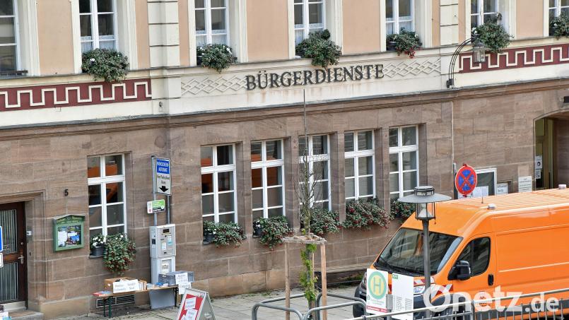 In sozialen Netzwerken tauchten kritische Anmerkungen zur Arbeit der Stadtverwaltung – im Bild das Haus für Bürgerdienste – auf. Bild: Andreas Royer