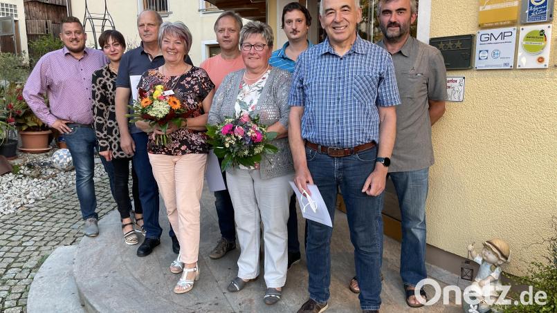 Die Firma Kleber Formen- und Werkzeugbau e.K. aus Eslarn ehrte langjährige Mitarbeiter. Bild: Michael Brenner/exb