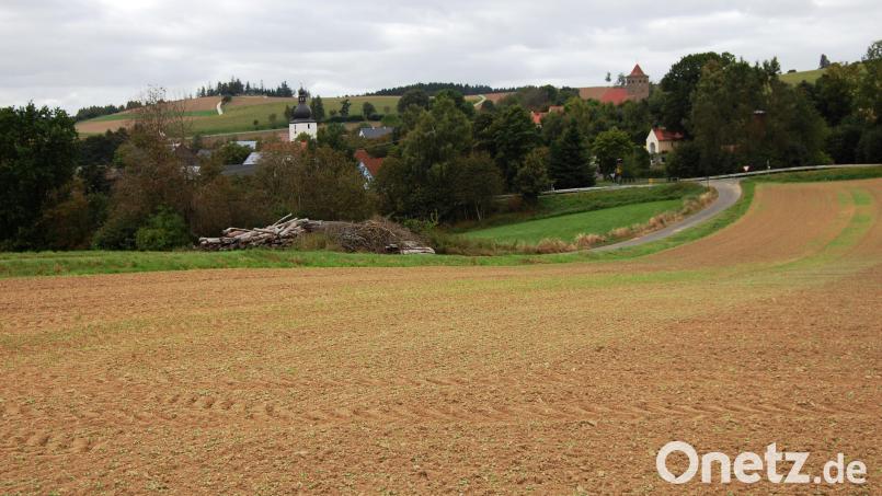 Die landwirtschaftliche Fläche im Nordosten von Kirchendemenreuth soll zum neuen Baugebiet &quot;Leite&quot; werden. Bild: sm