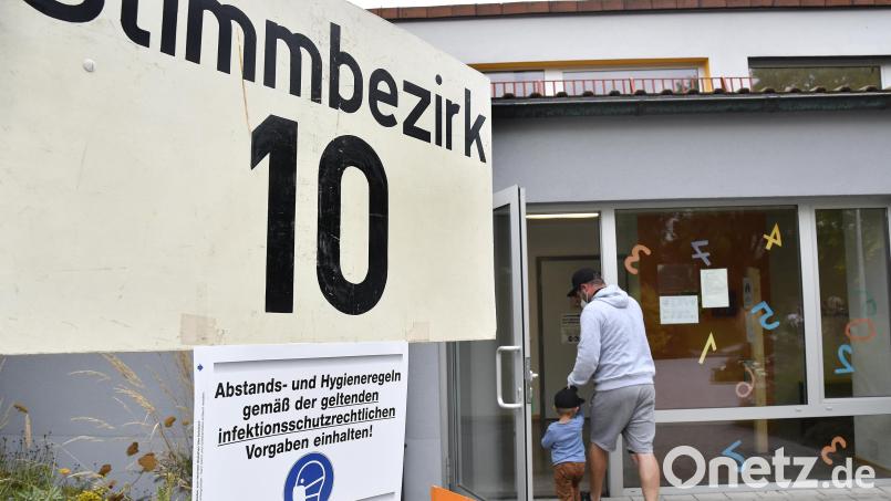 In der Jahn-Grundschule machten am Sonntag 416 Wähler ihr Kreuzchen. Bild: Petra Hartl