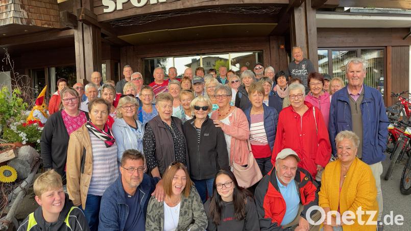 Sonnenverwöhnt und in bester Laune verbringen die SPD-Reisefreunde herrliche Tage in den Kitzbühler Alpen. Bild: myd