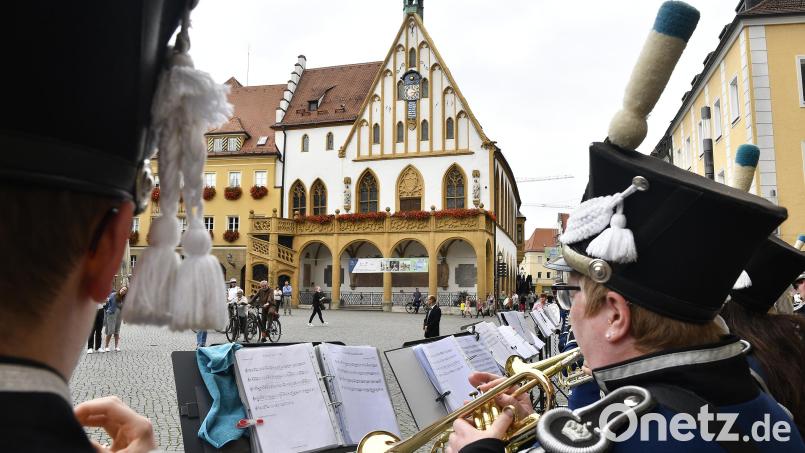 Der Spielmanns- und Fanfarenzug Eggenfelden war eines der Ensembles. Auch der Musikzug Hirschau machte mit. Bild: Petra Hartl