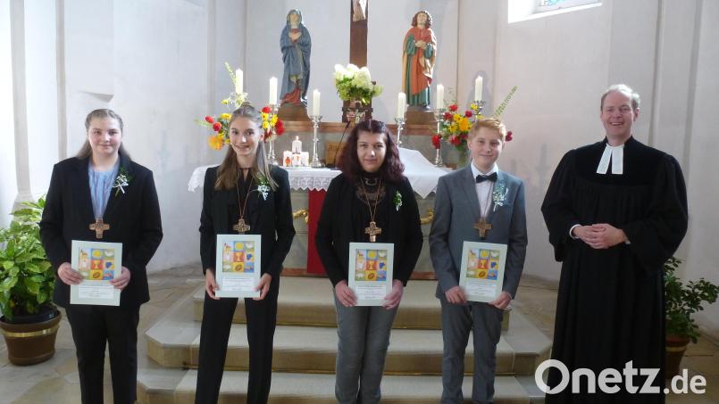 Hanna Prölß, Marlene Biller, Melissa van den Heuvel und David Prölß (von links) haben bei der Konfirmation in Kaltenbrunn "ihre Netze ausgeworfen". Bild: bk