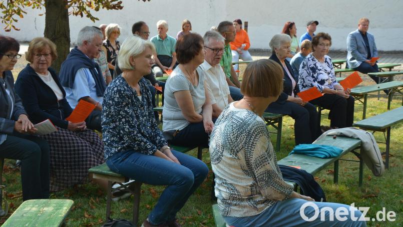 Zahlreiche evangelische Christen wohnten dem Gottesdienst am Sonntagnachmittag bei. Bild: jr