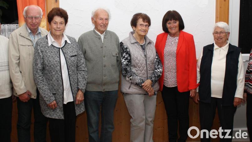 Für 50 Jahre Mitgliedschaft wurden geehrt (von links): Hans Ascherl, Helmut Schug, Elfriede Weis, Alfons Bauer, Irmgard Härtl, Gisela Zant, Dora Völkl und Hildegard Döbereiner. Bild: exb/Privat