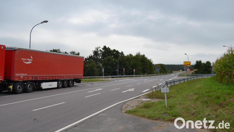Einen Kreisverkehr im Industriegebiet und an der Diendorfer Kreuzung (Bild) thematisierten die Stadträte in der letzten Sitzung. Bild: pko