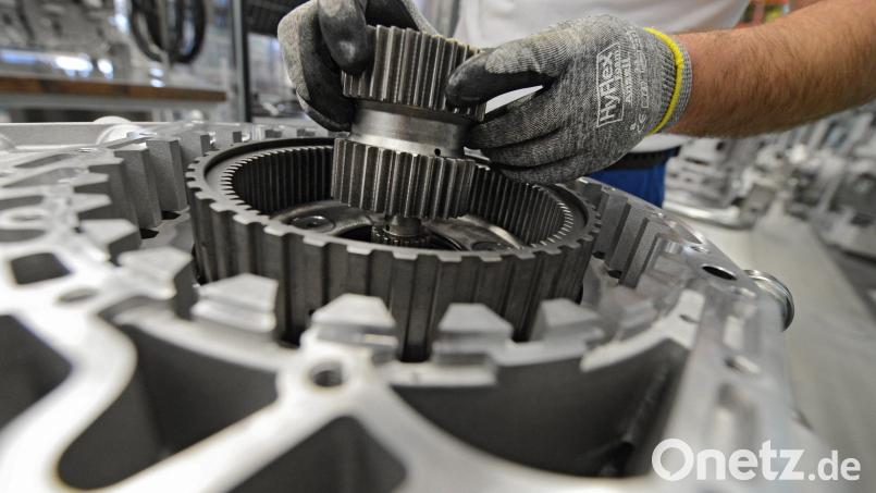 Metallverarbeitung und Maschinenbau sind zwei der Branchen, in denen Fachkräfte dringend gesucht sind. Bild: Felix Kästle/dpa