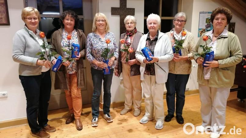 Die anwesenden Jubilarinnen (von links): Hedwig Mertel, Rosi Sellner, Monika Gleißner, Anneliese Bauer, Berta Franz, Rosa Dietrich und Christa Franz. Bild: no