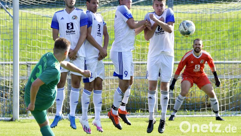Nach dem Spiel gegen den Top-Angriff der Liga bei der SpVgg Pfreimd darf die Raigeringer Abwehr im Heimspiel gegen den SV Kulmain auf einen etwas stressärmeren Nachmittag hoffen. Die Gäste haben mit 13 Toren in 12 Spielen die viertschwächste Offensive der Bezirksliga Nord. Archivbild: Hubert Ziegler