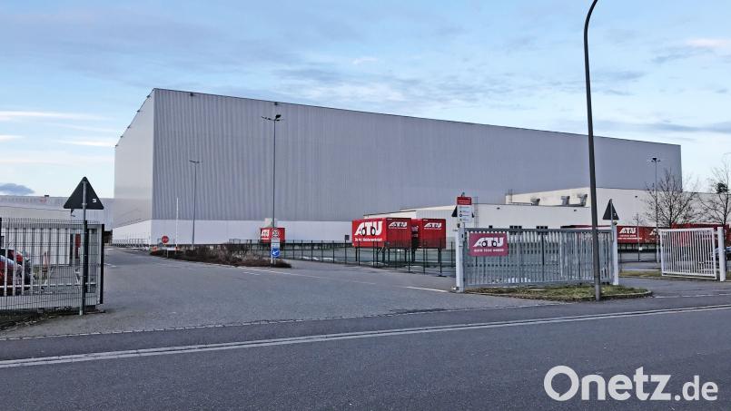 Für die einstige ATU-Logistikhalle im Industriegebiet am Forst soll es mehrere Interessenten geben. Archivbild: Gabi Schönberger
