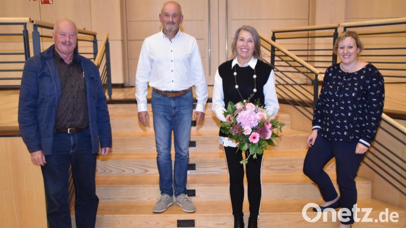Die Beisitzer der &quot;Weidener Städtepartnerschaften&quot; Heiner Nachtmann, Sissy Schneider und Susanne Hirmer (vorne von links) mit dem Vorsitzenden Norbert Wittmann. Bild: hcz