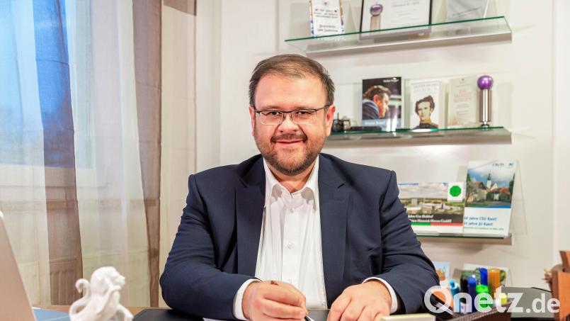 Bürgermeister Hans Walter informierte den Gemeinderat über ein Gespräch mit der Kindergartenleitung und Kreisfachberater Harald Schlöger hinsichtlich der Außengestaltung der Vorschuleinrichtung. Archivbild: stg