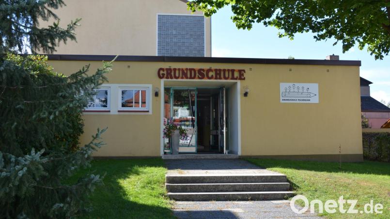 Zum wiederholten Mal ein Thema im Gemeinderat Pechbrunn war die mögliche Beschaffung von Luftreinigungsgeräten für die Grundschule. Bild: jr