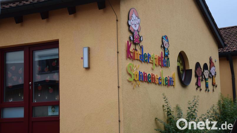 Im Kindergarten Sonnenschein 1 in Ebermannsdorf und in der Grundschule werden dezentrale Lüftungsanlagen nachgerüstet. Die Kosten belaufen sich für beide Projekte auf etwa 450000 Euro. Die Gemeinde kann mit 80 Prozent Förderung rechnen. Bild: bö