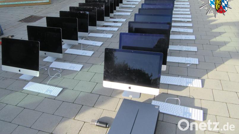 Die Grenzpolizei Waidhaus hat gestohlene Computer sichergestellt. Bild: exb