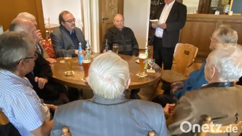 Pfarrer Wilhelm Bauer bei seinem Vortrag. Bild: Josef Glas