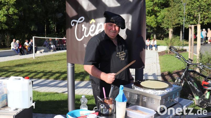 Chefkoch Peter Gold bereitete leckere Crepes zu. Bild: Stadt Tirschenreuth/exb