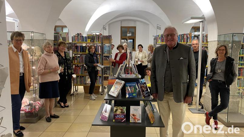 Der Vorstand führt den Förderverein Pro Libris in die Zukunft. Bild: exb