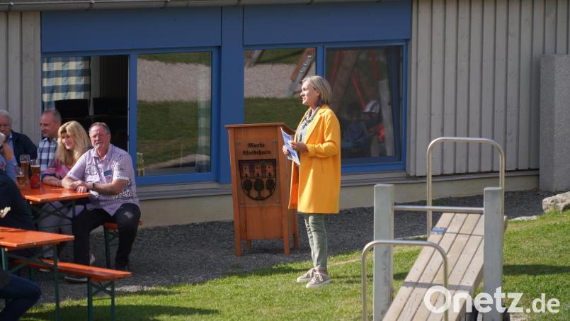 NEUN2727-Koordinatorin Doris Völkl beim Festakt zur Segnung des Albersriether Generationengartens. Bild: fvo
