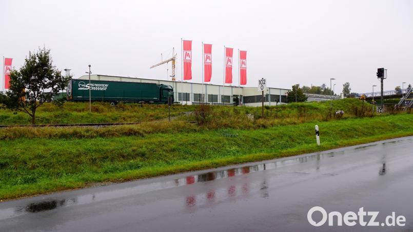 Die Fahnen von Markgraf werden weiterhin in Immenreuth wehen, aber nicht mehr mit der Vielfalt des Logistikzentrums und des einst geplanten Ausbildungszentrums. Bild: bkr