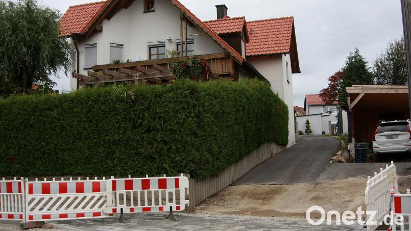 In die Sanierungsmaßnahme &quot;Mehrzweckfläche Ost&quot; wurde auch der Weg zwischen der Marienstraße und den Bühläckern eingebunden. Die einzelnen Punkte stellte Bürgermeister Wolfgang Braun im Detail vor. Bild: wro