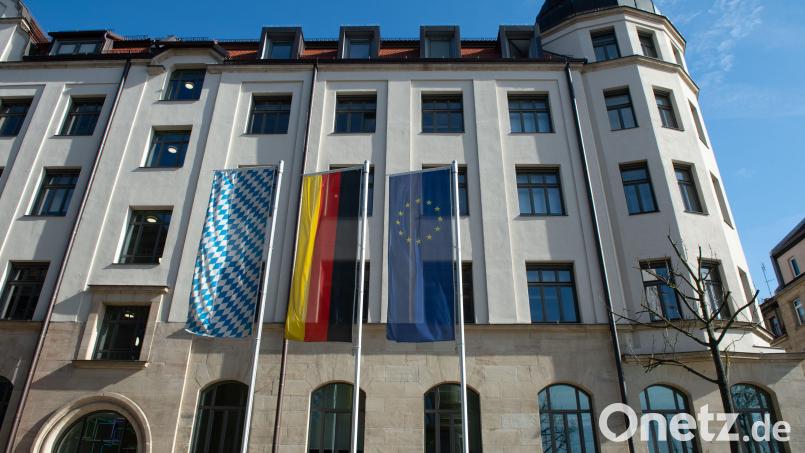 In einem Schreiben des Landesamtes für Statistik (Bild) wurde bei vielen Bürgern der Eindruck erweckt, das Ausfüllen des Fragebogens wäre nur online möglich. Mittlerweile antwortete die Behörde auf eine Nachfrage des Bürgermeisters und räumte Schwächen in der Kommunikation ein. Bild: Timm Schamberger/dpa