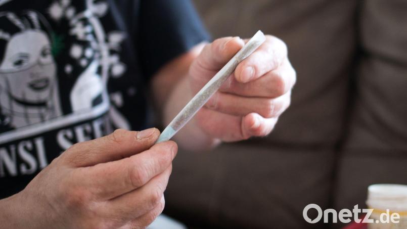 Alle drei Angeklagten war noch Schüler, als sie schwunghaften Handel mit Drogen aus dem Darknet starteten. Symbolbild: Frank Rumpenhorst/dpa