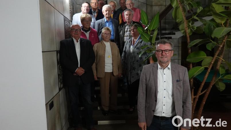 Die Jubilare mit 25, 40 und 50 Jahren Mitgliedschaft bei der Siedlergemeinschaft Lerchenfeld mit Bürgermeister Michael Göth (rechts). Bild: gac