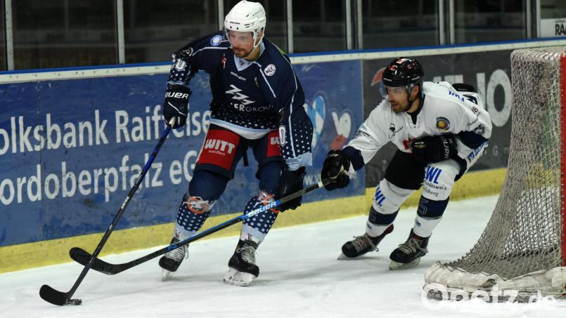 Drei Jahre spielte Marco Habermann (links) für die Blue Devils, vor dieser Saison wechselte der Stürmer zum EC Peiting. Zum Saisonstart treffen am Freitag beide Teams in Peiting aufeinander. Allerdings ohne Habermann, der 30-Jährige muss wegen einer Verletzung passen. Archivbild: gb