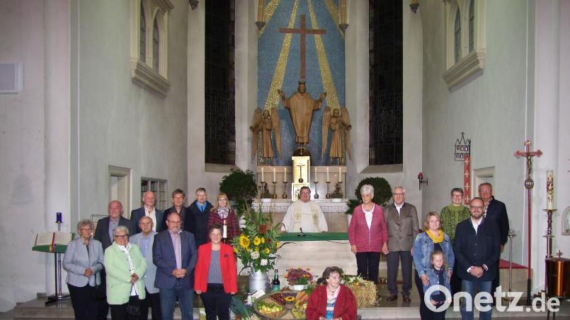 In einem festlichen Gottesdienst dankten die Jubelpaare für die vielen gemeinsamen Jahre. Bild:  Bernd Gerl/exb